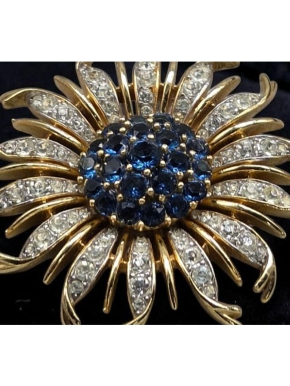 Vintage Crown Trifari Alfred Philippe Blue Crystal Chrysanthemum Flower Brooch - Picture 10 of 16